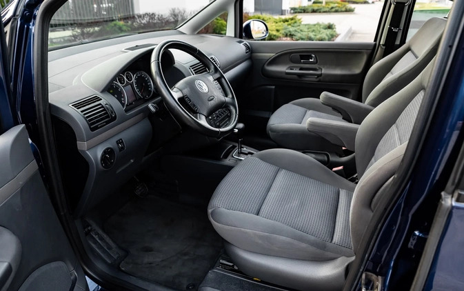 Volkswagen Sharan cena 26900 przebieg: 191000, rok produkcji 2008 z Radom małe 529